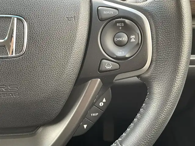 ホンダ フリード ハイブリット クロスター ホンダセンシング 道央・札幌 2021(令3)年 2.1万km プラチナホワイトパール 4WD/純正メモリナビ(フルセグ、FM、AM、CD、DVD、BT、SD)/衝突被害軽減システム/レーダークルーズコントロール/純正フリップダウンモニター/レーンキープアシスト/両側パワースライドドア/バックカメラ/寒冷地仕様/オートライト/シートヒーター(D/N)/純正15インチAW(サマータイヤ)/ルーフレール/社外ドライブレコーダー/ETC/新車時保証書/取扱説明書/スペアキー×1