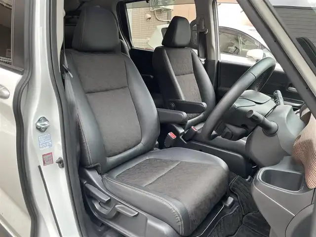 ホンダ フリード ハイブリット クロスター ホンダセンシング 道央・札幌 2021(令3)年 2.1万km プラチナホワイトパール 4WD/純正メモリナビ(フルセグ、FM、AM、CD、DVD、BT、SD)/衝突被害軽減システム/レーダークルーズコントロール/純正フリップダウンモニター/レーンキープアシスト/両側パワースライドドア/バックカメラ/寒冷地仕様/オートライト/シートヒーター(D/N)/純正15インチAW(サマータイヤ)/ルーフレール/社外ドライブレコーダー/ETC/新車時保証書/取扱説明書/スペアキー×1