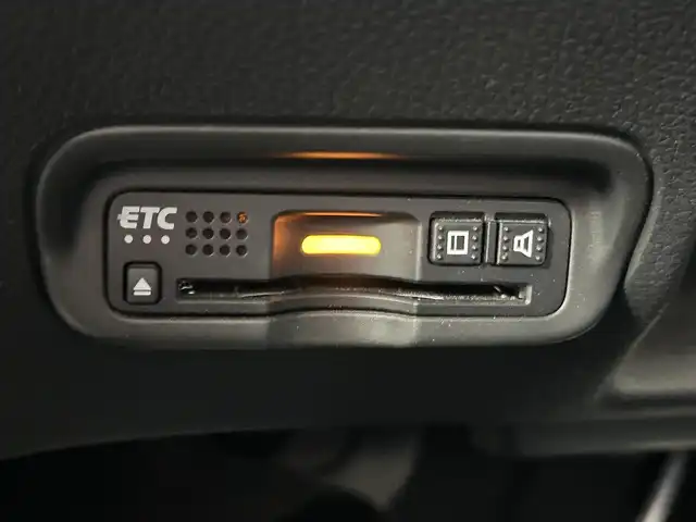 ホンダ ヴェゼル ハイブリッド RS ホンダセンシング 岡山県 2021(令3)年 9.5万km プレミアムクリスタルレッドM 登録時走行距離94277キロ/ワンオーナー/10インチメモリナビ/AM/FM/Bluetooth/TV/SD/DVD/Honda SENSING/・衝突軽減ブレーキ/・アダプティブクルーズコントロール/・路外逸脱抑制機能/アイドリングストップ/バックカメラ/レオニスホイール/LEDヘッドライト/前後ドライブレコーダー/シートヒーター（D＋N）/プッシュスタート/スマートキー/ETC/スペアキー有