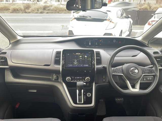 日産 セレナ X Vセレクション 三重県 2018(平30)年 13.9万km シャイニングブルー メーカーオプション/・LEDヘッドランプ/セーフティパックA/・サイド/カーテンエアバック/・アラウンドビューモニター/・踏み間違い衝突防止アシスト/・インテリジェントパーキングアシスト/・進入禁止標識検知/・ふらつき警報/・フロント/バックソナー/・ヒーター付ドアミラー/エマージェンシーブレーキ/車線逸脱警報/純正9型SDナビ/フルセグTV/【CD/DVD/BD/SD/Bluetooth/ipod】/ビルトインETC/両側パワースライドドア/クルーズコントロール/オートライト/195/65R15インチ純正AW/プッシュスタート/スマートキー/スペアキー/純正フロアマット