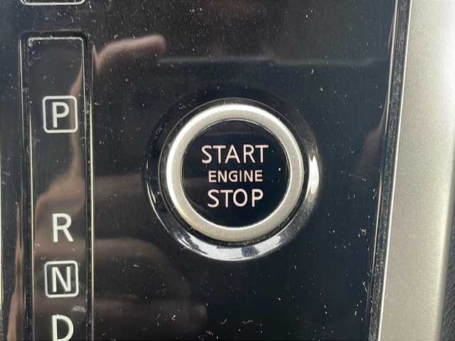 日産 セレナ X Vセレクション 三重県 2018(平30)年 13.9万km シャイニングブルー メーカーオプション/・LEDヘッドランプ/セーフティパックA/・サイド/カーテンエアバック/・アラウンドビューモニター/・踏み間違い衝突防止アシスト/・インテリジェントパーキングアシスト/・進入禁止標識検知/・ふらつき警報/・フロント/バックソナー/・ヒーター付ドアミラー/エマージェンシーブレーキ/車線逸脱警報/純正9型SDナビ/フルセグTV/【CD/DVD/BD/SD/Bluetooth/ipod】/ビルトインETC/両側パワースライドドア/クルーズコントロール/オートライト/195/65R15インチ純正AW/プッシュスタート/スマートキー/スペアキー/純正フロアマット