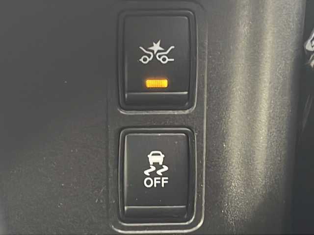 日産 セレナ X Vセレクション 三重県 2018(平30)年 13.9万km シャイニングブルー メーカーオプション/・LEDヘッドランプ/セーフティパックA/・サイド/カーテンエアバック/・アラウンドビューモニター/・踏み間違い衝突防止アシスト/・インテリジェントパーキングアシスト/・進入禁止標識検知/・ふらつき警報/・フロント/バックソナー/・ヒーター付ドアミラー/エマージェンシーブレーキ/車線逸脱警報/純正9型SDナビ/フルセグTV/【CD/DVD/BD/SD/Bluetooth/ipod】/ビルトインETC/両側パワースライドドア/クルーズコントロール/オートライト/195/65R15インチ純正AW/プッシュスタート/スマートキー/スペアキー/純正フロアマット