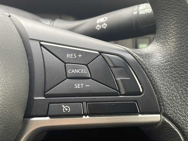 日産 セレナ X Vセレクション 三重県 2018(平30)年 13.9万km シャイニングブルー メーカーオプション/・LEDヘッドランプ/セーフティパックA/・サイド/カーテンエアバック/・アラウンドビューモニター/・踏み間違い衝突防止アシスト/・インテリジェントパーキングアシスト/・進入禁止標識検知/・ふらつき警報/・フロント/バックソナー/・ヒーター付ドアミラー/エマージェンシーブレーキ/車線逸脱警報/純正9型SDナビ/フルセグTV/【CD/DVD/BD/SD/Bluetooth/ipod】/ビルトインETC/両側パワースライドドア/クルーズコントロール/オートライト/195/65R15インチ純正AW/プッシュスタート/スマートキー/スペアキー/純正フロアマット