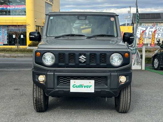 スズキ ジムニー XC 茨城県 2020(令2)年 5.7万km ミディアムグレー 4WD/メモリナビ/フルセグTV/Bluetooth/AM/FM/ビルトインETC/USB入力端子/ドライブレコーダー（前後）/シートヒーター（前席）/クルーズコントロール/ダウンアシストコントロール/横滑り防止装置/盗難防止装置/車線逸脱警報機能/背面タイヤ/デジタルインナーミラー/シガーソケット/フォグランプ/ミラーヒーター/LEDヘッドライト/純正フロアマット/16インチアルミ付き冬タイヤ積込（4本）/カーテンエアバック/スペアキー（1本）