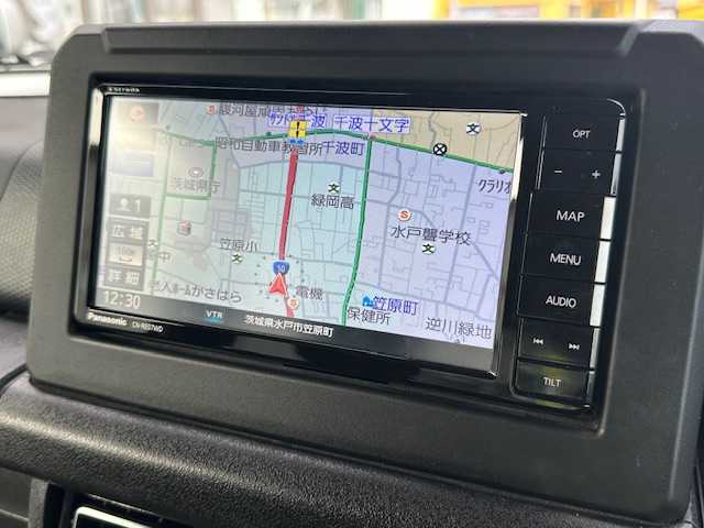 スズキ ジムニー XC 茨城県 2020(令2)年 5.7万km ミディアムグレー 4WD/メモリナビ/フルセグTV/Bluetooth/AM/FM/ビルトインETC/USB入力端子/ドライブレコーダー（前後）/シートヒーター（前席）/クルーズコントロール/ダウンアシストコントロール/横滑り防止装置/盗難防止装置/車線逸脱警報機能/背面タイヤ/デジタルインナーミラー/シガーソケット/フォグランプ/ミラーヒーター/LEDヘッドライト/純正フロアマット/16インチアルミ付き冬タイヤ積込（4本）/カーテンエアバック/スペアキー（1本）