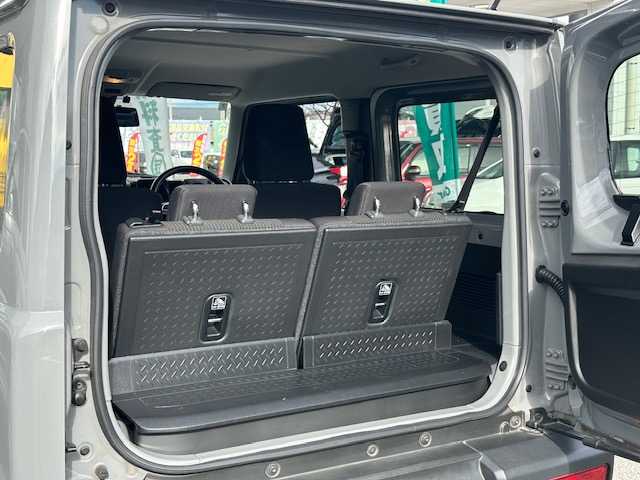 スズキ ジムニー XC 茨城県 2020(令2)年 5.7万km ミディアムグレー 4WD/メモリナビ/フルセグTV/Bluetooth/AM/FM/ビルトインETC/USB入力端子/ドライブレコーダー（前後）/シートヒーター（前席）/クルーズコントロール/ダウンアシストコントロール/横滑り防止装置/盗難防止装置/車線逸脱警報機能/背面タイヤ/デジタルインナーミラー/シガーソケット/フォグランプ/ミラーヒーター/LEDヘッドライト/純正フロアマット/16インチアルミ付き冬タイヤ積込（4本）/カーテンエアバック/スペアキー（1本）