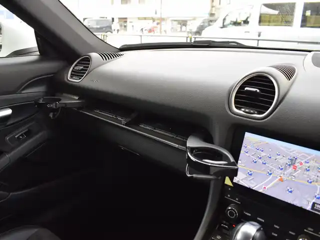 ポルシェ ７１８ケイマン 神奈川県 2019(令1)年 4.2万km ピュアホワイト 1オーナー/新車保証書/取扱説明書/PCMナビ/Bluetooth/CD/ラジオ/バックカメラ/ETC2.0/電動格納ミラー/ハーフレザーシート/シートヒーター/オートAC/19インチAW/速度可変スポイラー/PDLSキセノンヘッドライト/アイドリングストップ