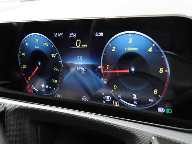 メルセデス・ベンツ Ｍ・ベンツ Ａ２００ｄ AMGライン 香川県 2019(令1)年 3.9万km ポーラホワイト レザーエクスクルーシブパッケージ/アドバンスドパッケージ/・360°カメラ/・HUD/・アドバンスドサウンドシステム/パノラミックスライディングルーフ/レーダーセーフティパッケージ/・アクティブディスタンスアシスト・ディストロニック/・アクティブブレーキアシスト/・BSA/・LKA/・アクティブステアリングアシスト/ナビゲーションパッケージ/３６０°カメラ/アンビエントライト/シートヒーター（フロント）/メモリー付きパワーシート/キーレスゴー