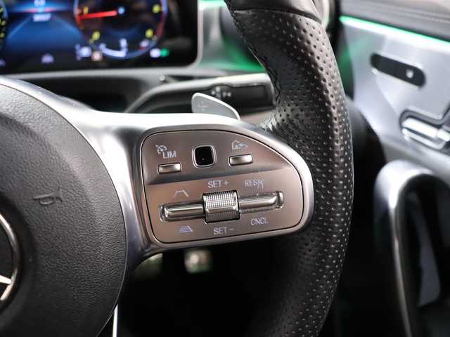 メルセデス・ベンツ Ｍ・ベンツ Ａ２００ｄ AMGライン 香川県 2019(令1)年 3.9万km ポーラホワイト レザーエクスクルーシブパッケージ/アドバンスドパッケージ/・360°カメラ/・HUD/・アドバンスドサウンドシステム/パノラミックスライディングルーフ/レーダーセーフティパッケージ/・アクティブディスタンスアシスト・ディストロニック/・アクティブブレーキアシスト/・BSA/・LKA/・アクティブステアリングアシスト/ナビゲーションパッケージ/３６０°カメラ/アンビエントライト/シートヒーター（フロント）/メモリー付きパワーシート/キーレスゴー
