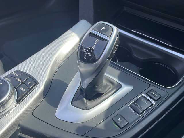 ＢＭＷ ４３５ｉ カブリオレ Mスポーツ 神奈川県 2014(平26)年 8.8万km アルピンホワイトⅢ 純正ナビ/バックカメラ/社外フロアマット/パワーシート/ウインカーミラー/パドルシフト/ISOFIX/レザーシート/ネックウォーマー/メモリシート/シートヒーター/オートライト