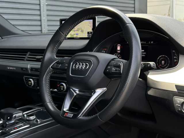 アウディ Ｑ７ 3.0TFSI クワトロ Sライン PKG 茨城県 2018(平30)年 6.3万km グレイシアホワイトメタリック Ｓラインパッケージ　/７シーターＰＫＧ　/・サンブラインド　/・全席Ｓヒーター　/・4ゾーンデラックスオートマチックエアコンディショナー/リアアシスタンスＰ　/・アウディプレセンスリア　/・アウディサイドアシスト　/・サイドエアバック/マトリクスLED/ＡＣＣ　/レーンアシスト/黒革スポーツシート　/M付パワーシート/パワーテールゲート/３６０度カメラ　/ナビ　/１２セグ/CarPlay/ETC2.0/禁煙車