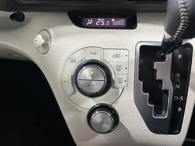 トヨタ シエンタ G 大阪府 2016(平28)年 5.1万km ヴィンテージブラウンパールクリスタルシャイン 社外ナビ(フルセグ/DVD再生/Bluetooth) バックカメラ ETC 両側パワースライドドア シートヒーター アイドリングストップ スマートキー プッシュスタート オートエアコン 禁煙車
