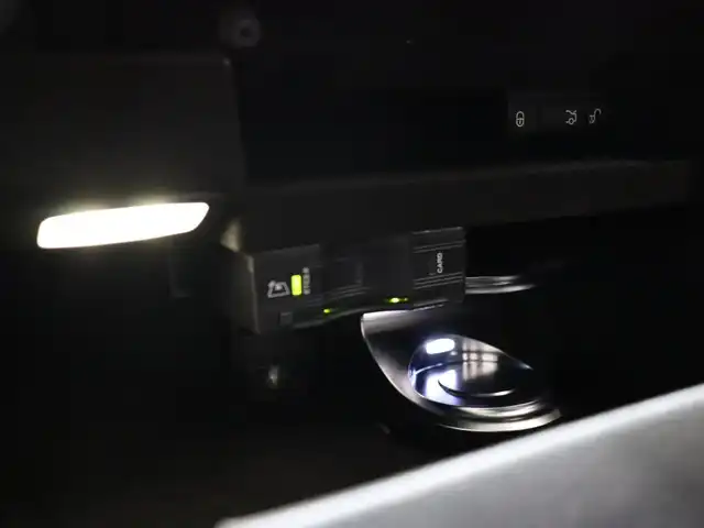 メルセデス・ベンツ Ｃ２２０ｄ 静岡県 2020(令2)年 4.2万km オブシディアンブラック ナビ/360°カメラ/クルーズコントロール/サンルーフ/プッシュスタート/パワーバックドア/ETC2.0/AppleCarPlay対応/AndroidAuto対応/ワイヤレス充電/Burmesterサウンドシステム/ヘッドアップディスプレイ