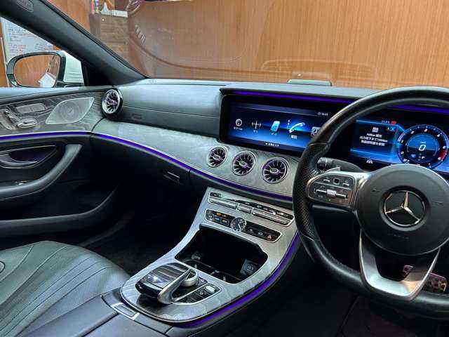 メルセデス・ベンツ ＣＬＳ２２０ｄ スポーツ エクスクルーシブPKG 千葉県 2018(平30)年 4.7万km ダイヤモンドホワイト サンルーフ　/純正ナビ　/３６０°ＡＣＣ　/ＨＵＤ　/黒革　/シートヒーター　/ベンチレーター　/パワーシート　/ＬＥＤヘッドライト　/ハイビームアシスト/電動リアゲート　/アンビエントライト　/ＡＭＧ２０インチＡＷ