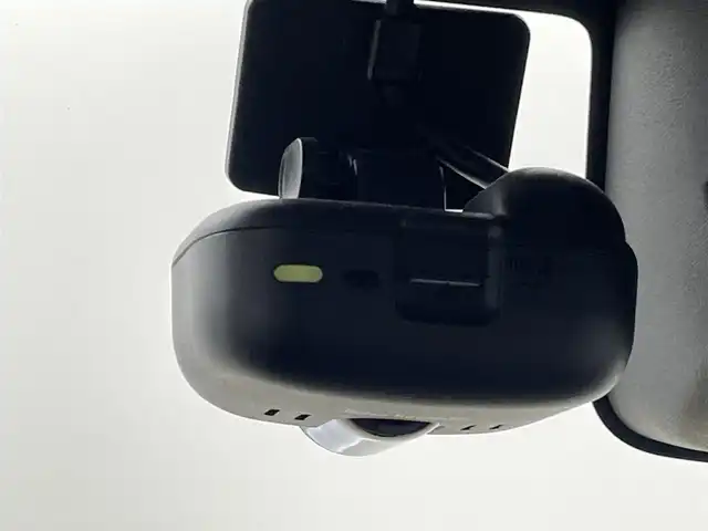 スズキ ジムニー XC 熊本県 2022(令4)年 4.3万km シフォンアイボリーメタリックブラック2トーンルーフ ワンオーナー　/禁煙車　/４WD/社外ナビ（ＢＴ・フルセグ・ＳＤ）/純正前方ドライブレコーダー　/ビルトインＥＴＣ　/前席シートヒーター　/クルーズコントロール　/スズキセーフティサポート/・デュアルカメラブレーキサポート/・車線逸脱警報機能/・誤発進制御機能/・先行車発進お知らせ機能/・標識認識機能/横滑り防止/アイドリングストップ/純正フロアマット/純正１７インチAW/オートライト/オートマチックハイビーム/LEDヘッドライト/フォグライト/スマートキー/プッシュスタート/スペアキー1本/保証書/取扱説明書
