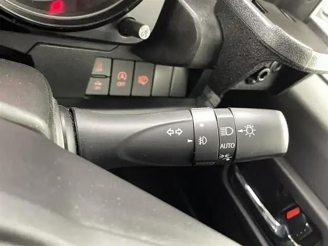 スズキ ジムニー XC 熊本県 2022(令4)年 4.3万km シフォンアイボリーメタリックブラック2トーンルーフ ワンオーナー　/禁煙車　/４WD/社外ナビ（ＢＴ・フルセグ・ＳＤ）/純正前方ドライブレコーダー　/ビルトインＥＴＣ　/前席シートヒーター　/クルーズコントロール　/スズキセーフティサポート/・デュアルカメラブレーキサポート/・車線逸脱警報機能/・誤発進制御機能/・先行車発進お知らせ機能/・標識認識機能/横滑り防止/アイドリングストップ/純正フロアマット/純正１７インチAW/オートライト/オートマチックハイビーム/LEDヘッドライト/フォグライト/スマートキー/プッシュスタート/スペアキー1本/保証書/取扱説明書