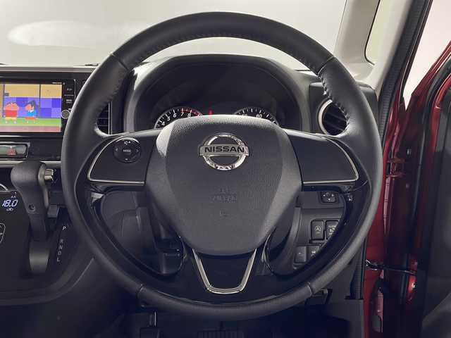 日産 デイズ ルークス HWS X Vセレクション 福岡県 2018(平30)年 2.7万km スパークリングレッドM 純正メモリナビ/フルセグテレビ/アラウンドビューモニター/ドライブレコーダー/プッシュスタート/両側パワースライドドア/ETC/ドアバイザー/アイドリングストップ/フォグランプ