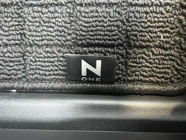 ホンダ Ｎ ＯＮＥ オリジナル 静岡県 2023(令5)年 1.2万km プラチナホワイトパール 純正ナビ/・ラジオ/・CD/DVD/フルセグTV/USB/SD/Bluetooth/ipod/主要装備/・バックカメラ　/・ドライブレコーダー　/・ＥＴＣ/・ホンダセンシング/・車線逸脱防止/・衝突被害軽減ブレーキ/・レーダークルーズコントロール　/・ステアリングリモコン　/・スマートキー　/・ハーフレザーシート/・ＬＥＤヘッドライト/・コーナーセンサー/・ステアリングリモコン/・オートライト/・オートホールド/・プッシュスタート/・スマートキー/・純正フロアマット/・純正アルミホイール