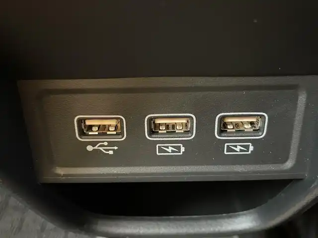 ホンダ Ｎ ＯＮＥ オリジナル 千葉県 2023(令5)年 1.2万km プラチナホワイトパール 純正ナビ/・ラジオ/・CD/DVD/フルセグTV/USB/SD/Bluetooth/ipod/主要装備/・バックカメラ　/・ドライブレコーダー　/・ＥＴＣ/・ホンダセンシング/・車線逸脱防止/・衝突被害軽減ブレーキ/・レーダークルーズコントロール　/・ステアリングリモコン　/・スマートキー　/・ハーフレザーシート/・ＬＥＤヘッドライト/・コーナーセンサー/・ステアリングリモコン/・オートライト/・オートホールド/・プッシュスタート/・スマートキー/・純正フロアマット/・純正アルミホイール