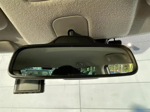 ホンダ Ｎ ＯＮＥ オリジナル 千葉県 2023(令5)年 1.2万km プラチナホワイトパール 純正ナビ/・ラジオ/・CD/DVD/フルセグTV/USB/SD/Bluetooth/ipod/主要装備/・バックカメラ　/・ドライブレコーダー　/・ＥＴＣ/・ホンダセンシング/・車線逸脱防止/・衝突被害軽減ブレーキ/・レーダークルーズコントロール　/・ステアリングリモコン　/・スマートキー　/・ハーフレザーシート/・ＬＥＤヘッドライト/・コーナーセンサー/・ステアリングリモコン/・オートライト/・オートホールド/・プッシュスタート/・スマートキー/・純正フロアマット/・純正アルミホイール