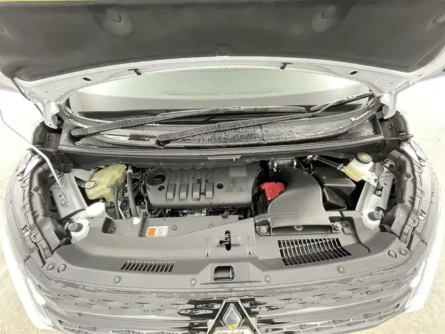 三菱 デリカＤ：５ シャモニー 千葉県 2025(令7)年 0.1千km 白Ⅱ 登録済未使用車/パートタイム4WD/全方位カメラ/両側電動スライドドア/衝突軽減ブレーキ/オートクルーズコントロール/車線逸脱警報/ハーフレザーシート/前席シートヒーター/D席パワーシート/ステアリングヒーター/パワーバックドア/電動パーキングブレーキ/ブレーキホールド/LEDヘッドライト/オートハイビーム/スマートキー/スペアキー/取扱説明書/保証書