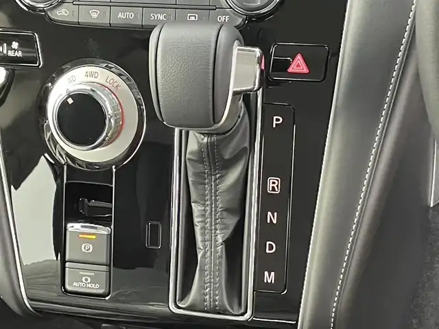 三菱 デリカＤ：５ シャモニー 千葉県 2025(令7)年 0.1千km 白Ⅱ 登録済未使用車/パートタイム4WD/全方位カメラ/両側電動スライドドア/衝突軽減ブレーキ/オートクルーズコントロール/車線逸脱警報/ハーフレザーシート/前席シートヒーター/D席パワーシート/ステアリングヒーター/パワーバックドア/電動パーキングブレーキ/ブレーキホールド/LEDヘッドライト/オートハイビーム/スマートキー/スペアキー/取扱説明書/保証書