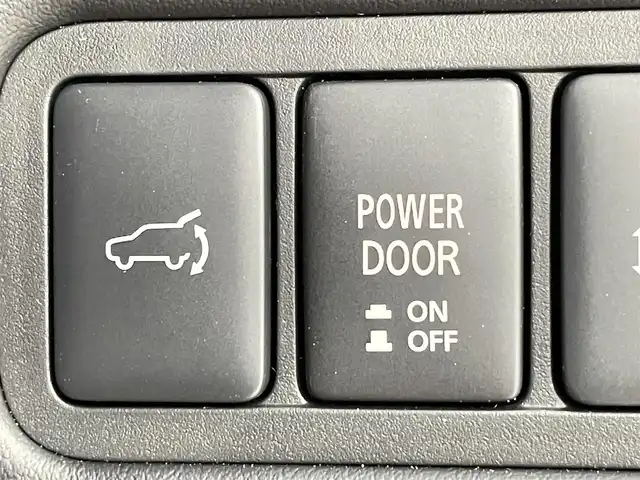 三菱 デリカＤ：５ シャモニー 千葉県 2025(令7)年 0.1千km 白Ⅱ 登録済未使用車/パートタイム4WD/全方位カメラ/両側電動スライドドア/衝突軽減ブレーキ/オートクルーズコントロール/車線逸脱警報/ハーフレザーシート/前席シートヒーター/D席パワーシート/ステアリングヒーター/パワーバックドア/電動パーキングブレーキ/ブレーキホールド/LEDヘッドライト/オートハイビーム/スマートキー/スペアキー/取扱説明書/保証書