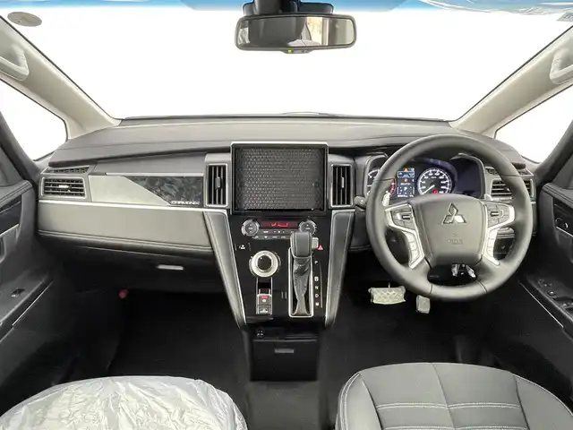 三菱 デリカＤ：５ シャモニー 千葉県 2025(令7)年 0.1千km 白Ⅱ 登録済未使用車/パートタイム4WD/全方位カメラ/両側電動スライドドア/衝突軽減ブレーキ/オートクルーズコントロール/車線逸脱警報/ハーフレザーシート/前席シートヒーター/D席パワーシート/ステアリングヒーター/パワーバックドア/電動パーキングブレーキ/ブレーキホールド/LEDヘッドライト/オートハイビーム/スマートキー/スペアキー/取扱説明書/保証書