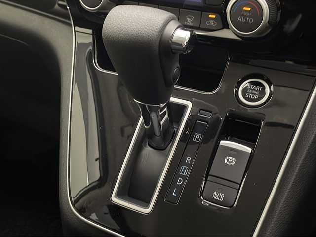 日産 セレナ ハイウェイスター V 宮崎県 2020(令2)年 3.7万km ブリリアントホワイトパール 2トーン プロパイロット/エマ―ジェンシーブレーキ/LDW（車線逸脱警報）/LDP（車線逸脱防止支援）/BSW（後側方車両検知警報）/BSI（後側方衝突防止支援）/速度標識表示/道路標識表示/オートマチックハイビーム/コーナーセンサー/インテリジェントパーキングアシスト/純正10インチSDナビ/フルセグTV/CD/DVD/Bluetooth/アラウンドビューモニター/両側パワースライドドア/ハンズフリーオートスライドドア/ビルトインETC/LEDヘッドライト/純正ドライブレコーダー（DJ4-D）/純正16インチAW