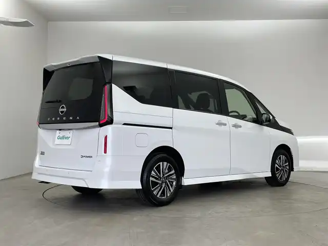 日産 セレナ e－パワー ハイウェイスター V 埼玉県 2025(令7)年 0.1千km プリズムホワイト 登録済未使用車　純正１２．３インチディスプレイオーディオ　フリップダウンモニター　アラウンドビュー　ＢＳＩ　プロパイロット　インテリジェントルームミラー　ＥＴＣ２．０　前後ドラレコ　ワイヤレス充電