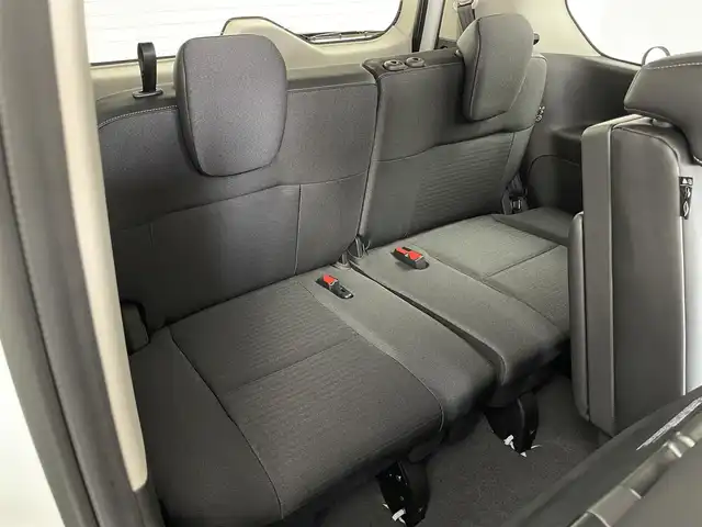 日産 セレナ e－パワー ハイウェイスター V 埼玉県 2025(令7)年 0.1千km プリズムホワイト 登録済未使用車　純正１２．３インチディスプレイオーディオ　フリップダウンモニター　アラウンドビュー　ＢＳＩ　プロパイロット　インテリジェントルームミラー　ＥＴＣ２．０　前後ドラレコ　ワイヤレス充電