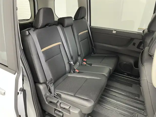 日産 セレナ e－パワー ハイウェイスター V 埼玉県 2025(令7)年 0.1千km プリズムホワイト 登録済未使用車　純正１２．３インチディスプレイオーディオ　フリップダウンモニター　アラウンドビュー　ＢＳＩ　プロパイロット　インテリジェントルームミラー　ＥＴＣ２．０　前後ドラレコ　ワイヤレス充電