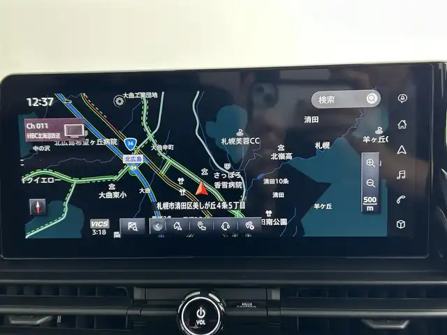 日産 セレナ e－4ORCE ハイウェイスターV 道央・札幌 2025(令7)年 0.1千km 白Ⅱ ・登録済未使用車/・4WD/・寒冷地仕様/・NissanConnectナビゲーション/・BT/HDMI/USB/フルセグ/・純正フリップダウンモニター/・インテリジェント アラウンドビューモニター/・インテリジェント ルームミラー/・ワイヤレス充電器/・ETC2.0ユニット（ビルトインタイプ）/・ドライブレコーダー（前後セット）/・プロパイロット（ナビリンク機能付）/・プロパイロット緊急停止支援システム（SOSコール機能付）/・レーンキープアシスト/・レーダークルーズコントロール/・BSM/・前後コーナーセンサー/・1・2列目シートヒーター/・ステアリングヒーター/・ヘッドランプ オートレベライザー/・アダプティブLEDヘッドライトシステム/・フォグランプ/・100V　AC電源/・2列目サンシェード/・保証書・取扱説明書/・スマートキー（スペア1本）