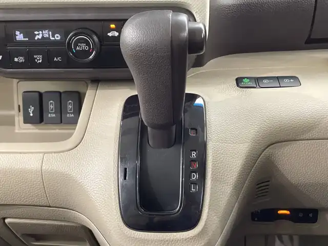ホンダ Ｎ ＢＯＸ G L ホンダセンシング 栃木県 2018(平30)年 4.8万km ルナシルバーM 純正ナビ/（CD/DVD/Bluetooth/フルセグＴＶ）/バックカメラ/ホンダセンシング/リアコーナーセンサー/ビルトインＥＴＣ/前方ドラレコ/片側パワースライド/オートライト/LEDヘッドライト/横滑り防止装置/スマートキー/プッシュスタート/アイドリングストップ/ステアリングスイッチ/電動格納ミラー/社外アルミホイール/純正フロアマット