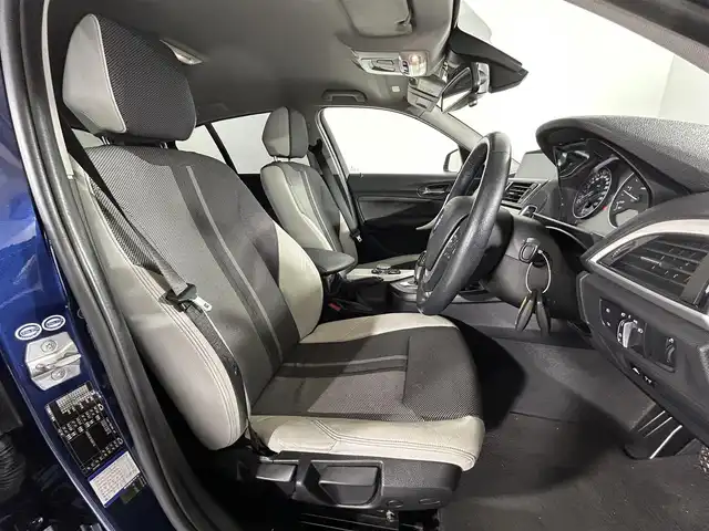 ＢＭＷ １１８ｄ スタイル 佐賀県 2016(平28)年 10.7万km 青 純正HDDナビ/FM/AMAUX/USB/CD/DVD/Bluetooth/バックカメラ/コーナーセンサー/LEDヘッドライト/フォグランプ/クルーズコントロール/ドライブレコーダー/ETC/プッシュスタート/スマートキー/スペアキー/AAC/純正16インチアルミホイール/純正オーディオ/ウィンカーミラー/電動格納ミラー