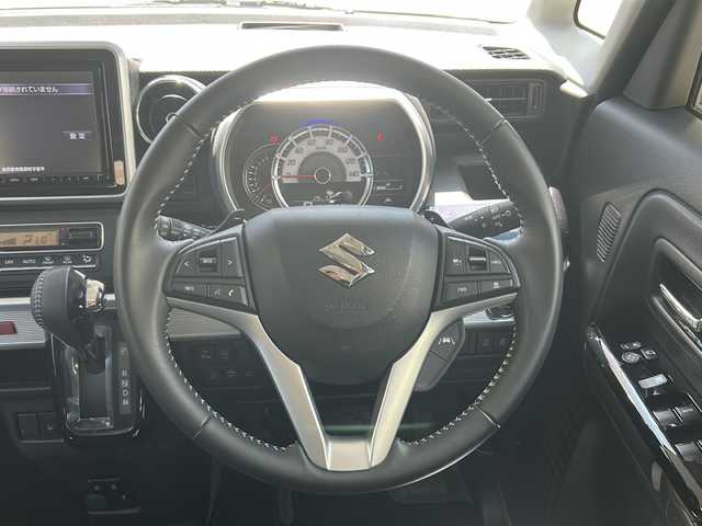 スズキ スペーシア カスタム HYBRID XS ターボ 沖縄県 2022(令4)年 1.2万km ピュアホワイトP 純正8型ナビ　/（ＡＭ／ＦＭ／ＣＤ／ＤＶＤ／ＢＴ）　/全方位モニター　/フルセグＴＶ　/両側パワスラ　/衝突軽減　/ヘッドアップディスプレイ/コーナーセンサー　/レーンキープアシスト　/クルーズコントロール/シートヒーター　/ドラレコ　/オートライト　/ＵＳＢ入力端子/アイドリングストップ/横滑り防止/LEDヘッドライト/ハーフレザー/純正15Aw/スマートキー/純正フロアマット