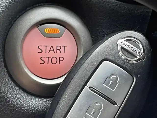 日産 ノート e－パワー メダリスト 福岡県 2017(平29)年 5.6万km インペリアルアンバーP 純正ナビ（ＭＭ３１７Ｄ－Ｗ）/フルセグTV/CD/DVD/BT/SD/AM/FM/AUX/全周囲カメラ/衝突軽減/デジタルインナーミラー/レーンキープアシスト/コーナーセンサー/ＬＥＤオートライト/フォグランプ/純正１５アルミ/ＥＴＣ/ドラレコ