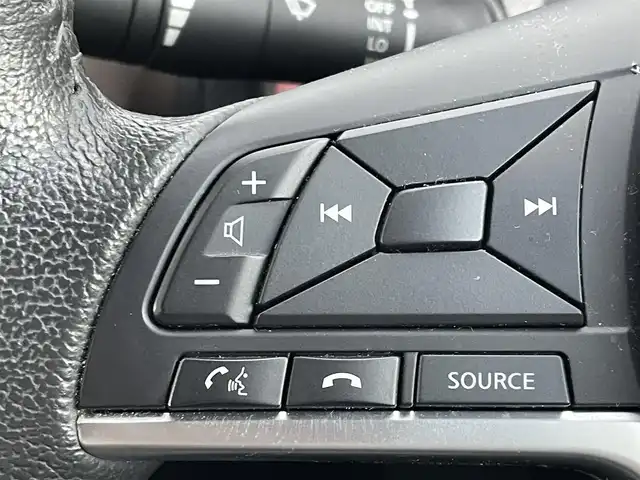 日産 ノート e－パワー メダリスト 福岡県 2017(平29)年 5.6万km インペリアルアンバーP 純正ナビ（ＭＭ３１７Ｄ－Ｗ）/フルセグTV/CD/DVD/BT/SD/AM/FM/AUX/全周囲カメラ/衝突軽減/デジタルインナーミラー/レーンキープアシスト/コーナーセンサー/ＬＥＤオートライト/フォグランプ/純正１５アルミ/ＥＴＣ/ドラレコ