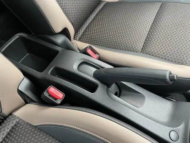 日産 ノート e－パワー メダリスト 福岡県 2017(平29)年 5.6万km インペリアルアンバーP 純正ナビ（ＭＭ３１７Ｄ－Ｗ）/フルセグTV/CD/DVD/BT/SD/AM/FM/AUX/全周囲カメラ/衝突軽減/デジタルインナーミラー/レーンキープアシスト/コーナーセンサー/ＬＥＤオートライト/フォグランプ/純正１５アルミ/ＥＴＣ/ドラレコ