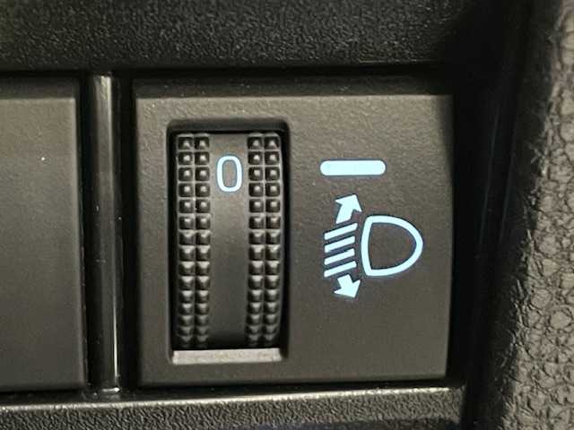 トヨタ ヴォクシー S－Z 宮城県 2022(令4)年 3.6万km スパークリングブラックパールクリスタルシャイン 4WD/ワンオーナー/寒冷地仕様/両側パワースライドドア/トヨタセーフティーセンス/・プリクラッシュセーフティー/・レーントレーシングアシスト/・レーンディパーチャーアラート/・レーダークルーズコントロール/・アダプティブハイビームシステム/・ロードサインアシスト/・発進遅れ告知機能/・レーンチェンジアシスト/・電動パーキングブレーキ/・ブレーキホールド/純正ナビ10.5インチHDディスプレイ/・AM/FM/Bluetooth/USB/CD/HDMI/Miracost/・純正ビルドインETC2.0/・ECOモード/・車外バックカメラ/・TVキャンセラー/コーナーセンサー前後/衝突被害軽減システム/オートライト/LEDヘッドライト/革巻きステアリング/・ステアリングスイッチ/・電子パーキング/・オートブレーキホールド/・車線逸脱警報装置/シートヒーター（運転席＋助手席）/３列シート/サンシェード/純正フロアマット/純正16インチアルミホイール/積込スタッドレスタイヤ