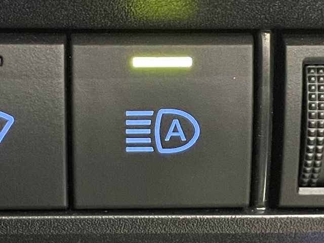 トヨタ ヴォクシー S－Z 福井県 2022(令4)年 3.6万km スパークリングブラックパールクリスタルシャイン 4WD/ワンオーナー/寒冷地仕様/両側パワースライドドア/トヨタセーフティーセンス/・プリクラッシュセーフティー/・レーントレーシングアシスト/・レーンディパーチャーアラート/・レーダークルーズコントロール/・アダプティブハイビームシステム/・ロードサインアシスト/・発進遅れ告知機能/・レーンチェンジアシスト/・電動パーキングブレーキ/・ブレーキホールド/純正ナビ10.5インチHDディスプレイ/・AM/FM/Bluetooth/USB/CD/HDMI/Miracost/・純正ビルドインETC2.0/・ECOモード/・車外バックカメラ/・TVキャンセラー/コーナーセンサー前後/衝突被害軽減システム/オートライト/LEDヘッドライト/革巻きステアリング/・ステアリングスイッチ/・電子パーキング/・オートブレーキホールド/・車線逸脱警報装置/シートヒーター（運転席＋助手席）/３列シート/サンシェード/純正フロアマット/純正16インチアルミホイール/積込スタッドレスタイヤ