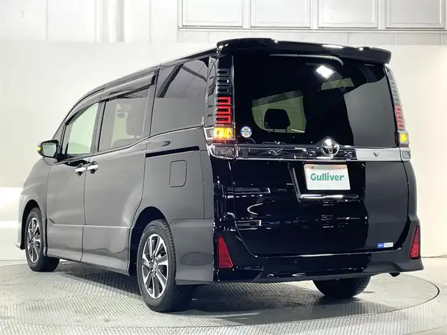 トヨタ ヴォクシー ZS 煌Ⅲ 大阪府 2021(令3)年 3.5万km ブラック 純正ナビＴＶ　ハーフレザー　バックカメラ　ＥＴＣ　ドラレコ　レーンアシスト　アイドリングストップ　オートハイビーム　ＬＥＤヘッドライト　衝突軽減　両側電動　プッシュスタート　スマートキー　フォグランプ