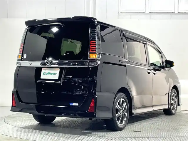 トヨタ ヴォクシー ZS 煌Ⅲ 大阪府 2021(令3)年 3.5万km ブラック 純正ナビＴＶ　ハーフレザー　バックカメラ　ＥＴＣ　ドラレコ　レーンアシスト　アイドリングストップ　オートハイビーム　ＬＥＤヘッドライト　衝突軽減　両側電動　プッシュスタート　スマートキー　フォグランプ