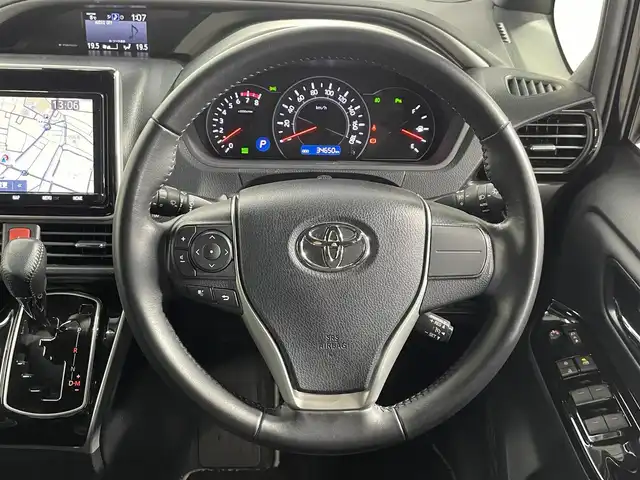 トヨタ ヴォクシー ZS 煌Ⅲ 大阪府 2021(令3)年 3.5万km ブラック 純正ナビＴＶ　ハーフレザー　バックカメラ　ＥＴＣ　ドラレコ　レーンアシスト　アイドリングストップ　オートハイビーム　ＬＥＤヘッドライト　衝突軽減　両側電動　プッシュスタート　スマートキー　フォグランプ