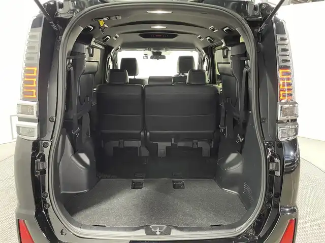 トヨタ ヴォクシー ZS 煌Ⅲ 大阪府 2021(令3)年 3.5万km ブラック 純正ナビＴＶ　ハーフレザー　バックカメラ　ＥＴＣ　ドラレコ　レーンアシスト　アイドリングストップ　オートハイビーム　ＬＥＤヘッドライト　衝突軽減　両側電動　プッシュスタート　スマートキー　フォグランプ