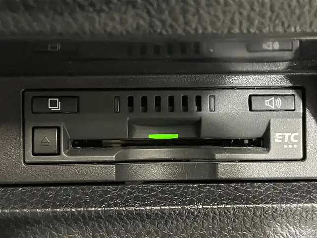 トヨタ ヴォクシー ZS 煌Ⅲ 大阪府 2021(令3)年 3.5万km ブラック 純正ナビＴＶ　ハーフレザー　バックカメラ　ＥＴＣ　ドラレコ　レーンアシスト　アイドリングストップ　オートハイビーム　ＬＥＤヘッドライト　衝突軽減　両側電動　プッシュスタート　スマートキー　フォグランプ