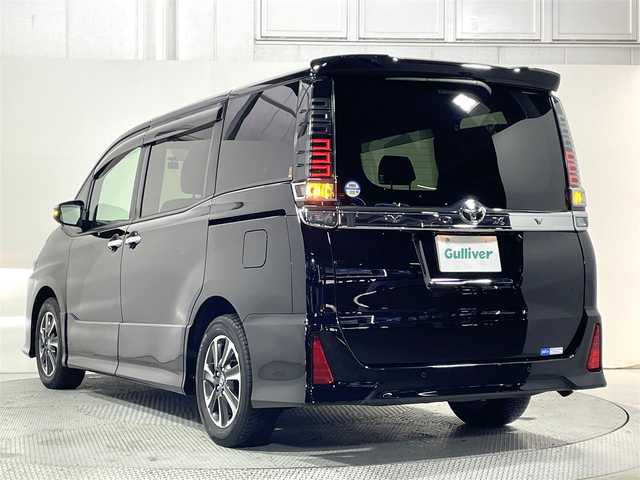 トヨタ ヴォクシー ZS 煌Ⅲ 大阪府 2021(令3)年 3.5万km ブラック 純正ナビＴＶ　ハーフレザー　バックカメラ　ＥＴＣ　ドラレコ　レーンアシスト　アイドリングストップ　オートハイビーム　ＬＥＤヘッドライト　衝突軽減　両側電動　プッシュスタート　スマートキー　フォグランプ
