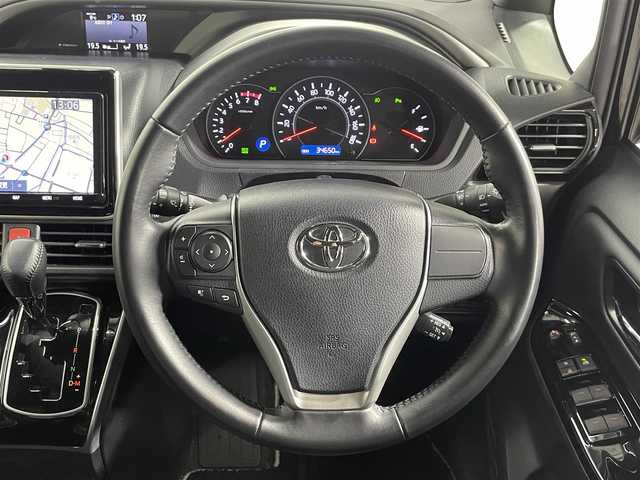 トヨタ ヴォクシー ZS 煌Ⅲ 大阪府 2021(令3)年 3.5万km ブラック 純正ナビＴＶ　ハーフレザー　バックカメラ　ＥＴＣ　ドラレコ　レーンアシスト　アイドリングストップ　オートハイビーム　ＬＥＤヘッドライト　衝突軽減　両側電動　プッシュスタート　スマートキー　フォグランプ