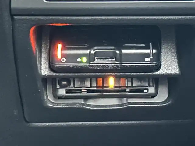 マツダ マツダ３セダン XD プロアクティブ ツーリングS 島根県 2022(令4)年 0.5万km ソウルレッドクリスタルM 登録時走行距離　4514km/純正ナビ/（Bluetooth/AM/FM/CD/DVD)/BOSEサウンド/フルセグテレビ/パノラミックビューモニター/レーダークルーズコントロール/ブラインドスポットモニター/パドルシフト/シートヒーター（DN席）/ステアリングヒーター/パワーシート（D席）/横滑り防止装置/コーナーセンサー/レーンキープアシスト/オートライト/オートハイビーム/スマートブレーキサポート/ドライブレコーダー/ETC/純正アルミ１８インチ