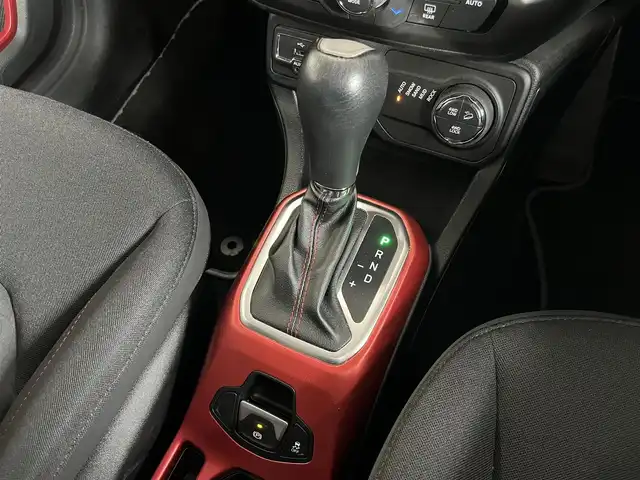 クライスラー・ジープ ジープ レネゲード トレイルホーク 山形県 2018(平30)年 4.8万km 黒 純正メモリナビ　/フルセグTV　/ETC　/Bluetooth /ルーフレール　/純正フロアマット　/オートライト　/電動格納ミラー　/コーナーセンサー　/横滑り防止装置　/レーンキーピングアシスト　/ブラインドスポット